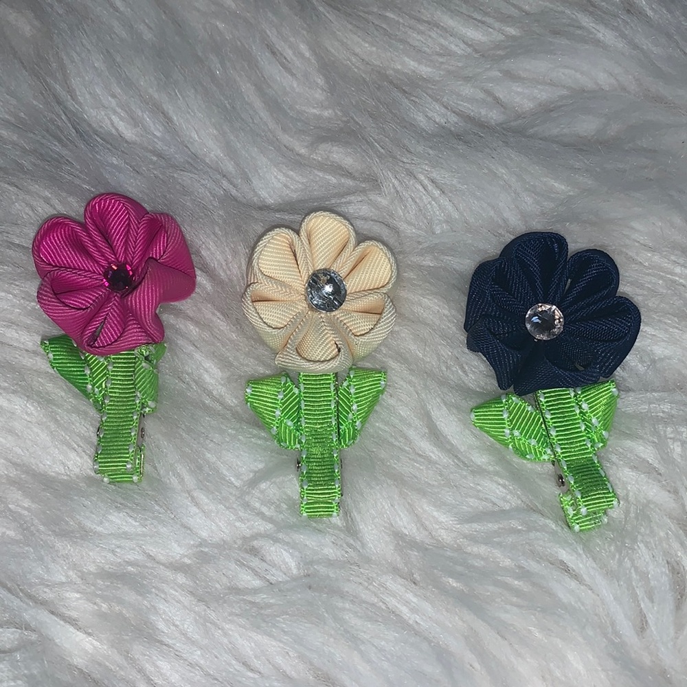 3 set bows🎀🎀🎀🌻🌸🌺💗🤍💙